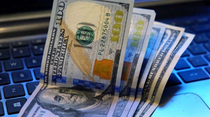 El dólar blue llegó a $397, en un nuevo récord histórico