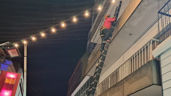 Rescatan a una mujer con alzheimer atrapada en un balcón en Río Cuarto