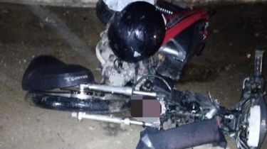 Carlos Paz: está grave un joven motociclista tras chocar con un auto