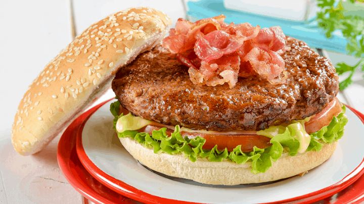 Los 5 beneficios de hacer tus propias hamburguesas en casa