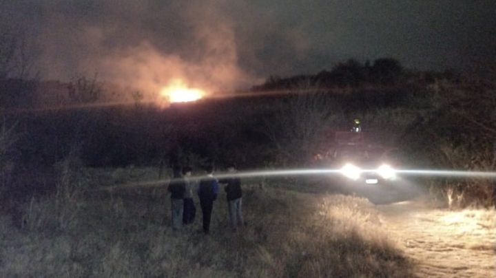 Controlaron un incendio en un terreno baldío de Carlos Paz Sierras
