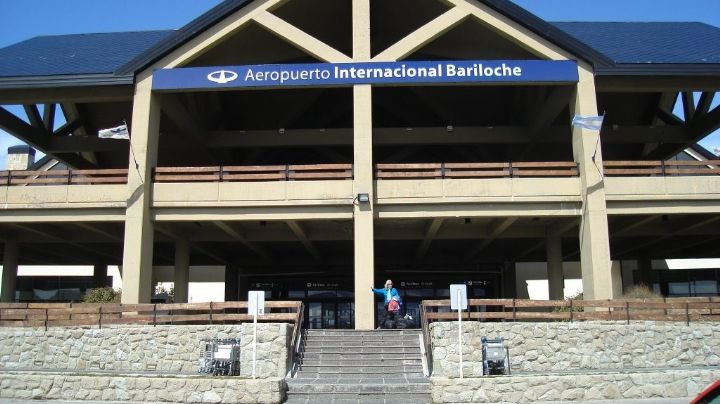 Se “olvidaron” a un egresado que se quedó dormido y lo dejaron en Bariloche