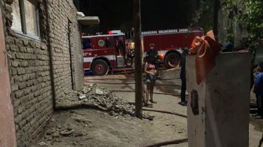 Se prendió fuego una vivienda en la ciudad de Cosquín