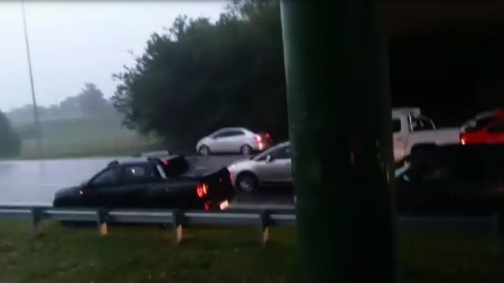 El granizo provocó un caos en la autopista a Carlos Paz