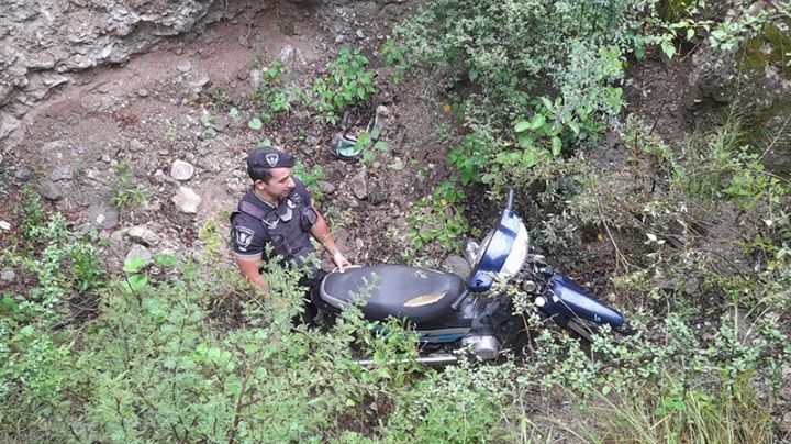 Hallaron abandonada una moto robada en La Falda