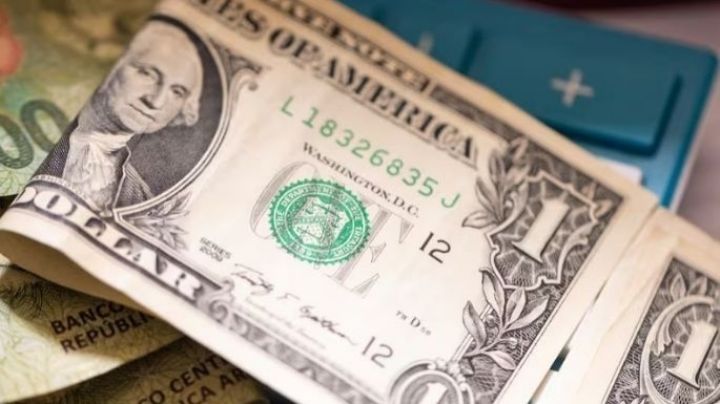 ¿A cuánto cotiza el dólar blue este martes?