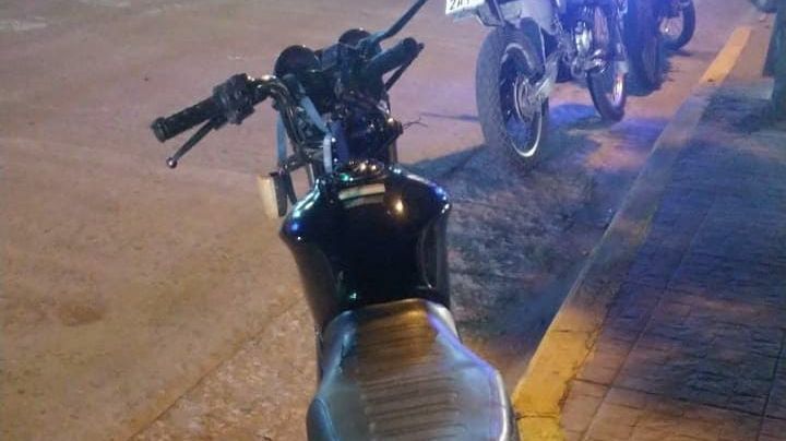 Dos motociclistas chocaron en el centro de Tanti