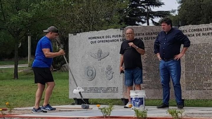 Huerta Grande pone en valor la plaza «Nuestros Héroes de Malvinas»