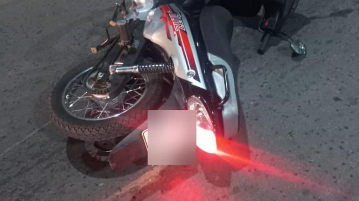 Perdió el control de su moto y se accidentó en Cosquín