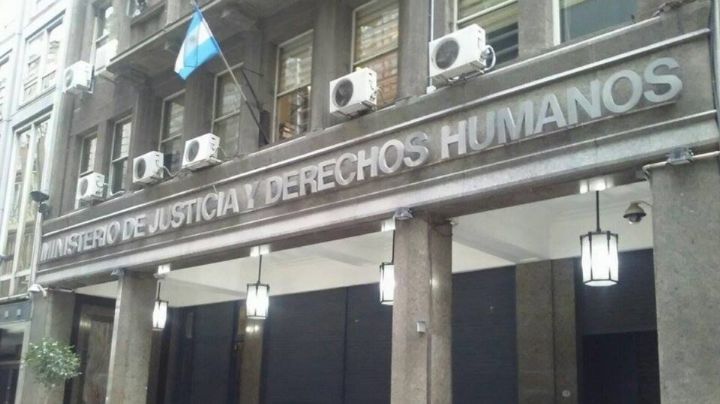Denuncian que había gente «viviendo» en el Ministerio de Justicia
